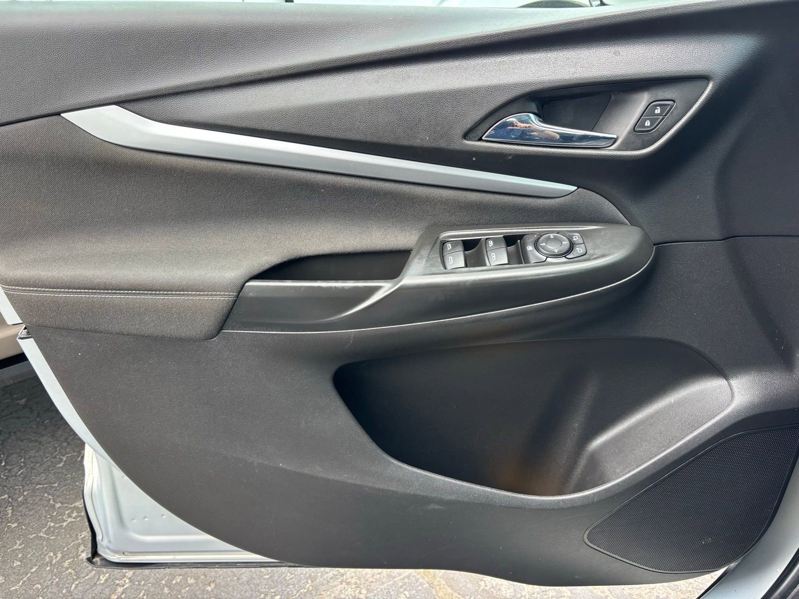 Used 2023 Chevrolet Bolt EUV LT image 15