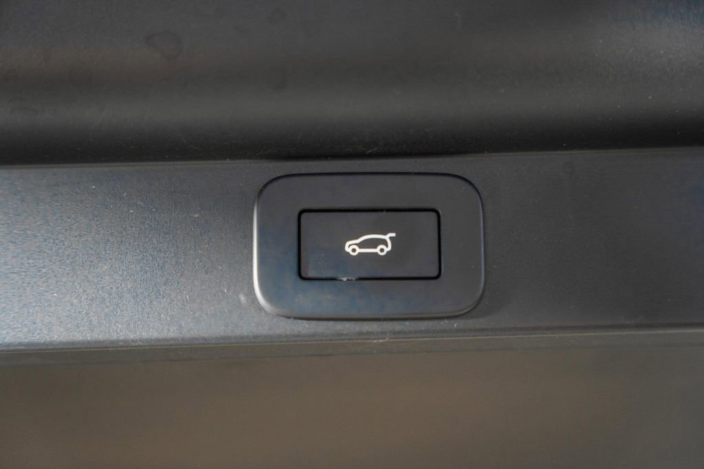 Used 2023 Land Rover Range Rover Long Wheelbase Autobiography image 11