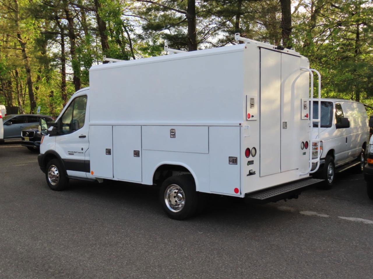 Used 2017 Ford Transit 350 138 DRW w/ Interior Upgrade Package RWD image 3