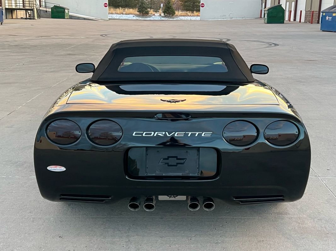 Used 2004 Chevrolet Corvette Convertible w/ Preferred Equipment Group image 4