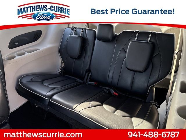 Used 2023 Chrysler Pacifica Limited image 13
