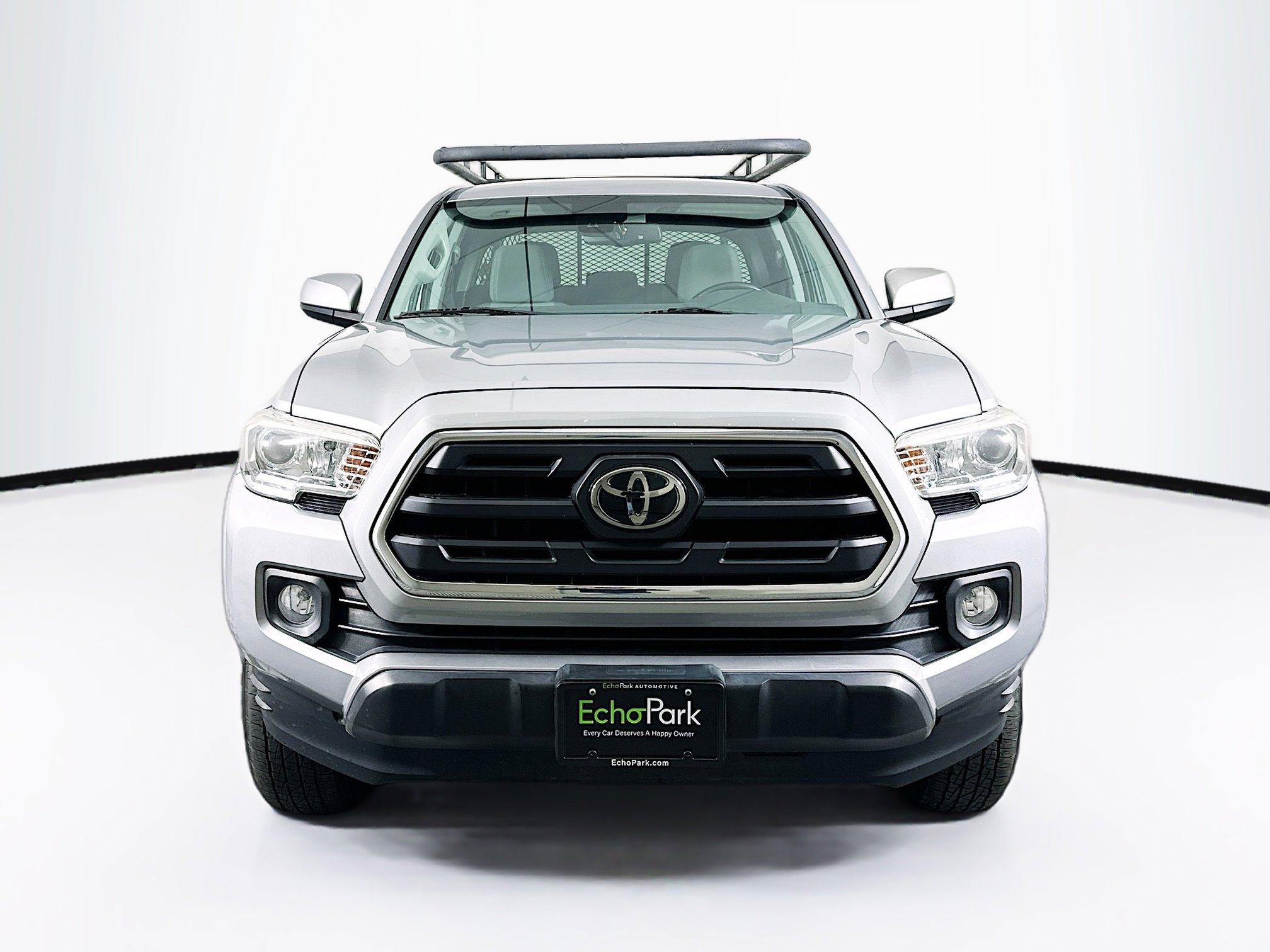 Used 2019 Toyota Tacoma SR5 RWD image 2