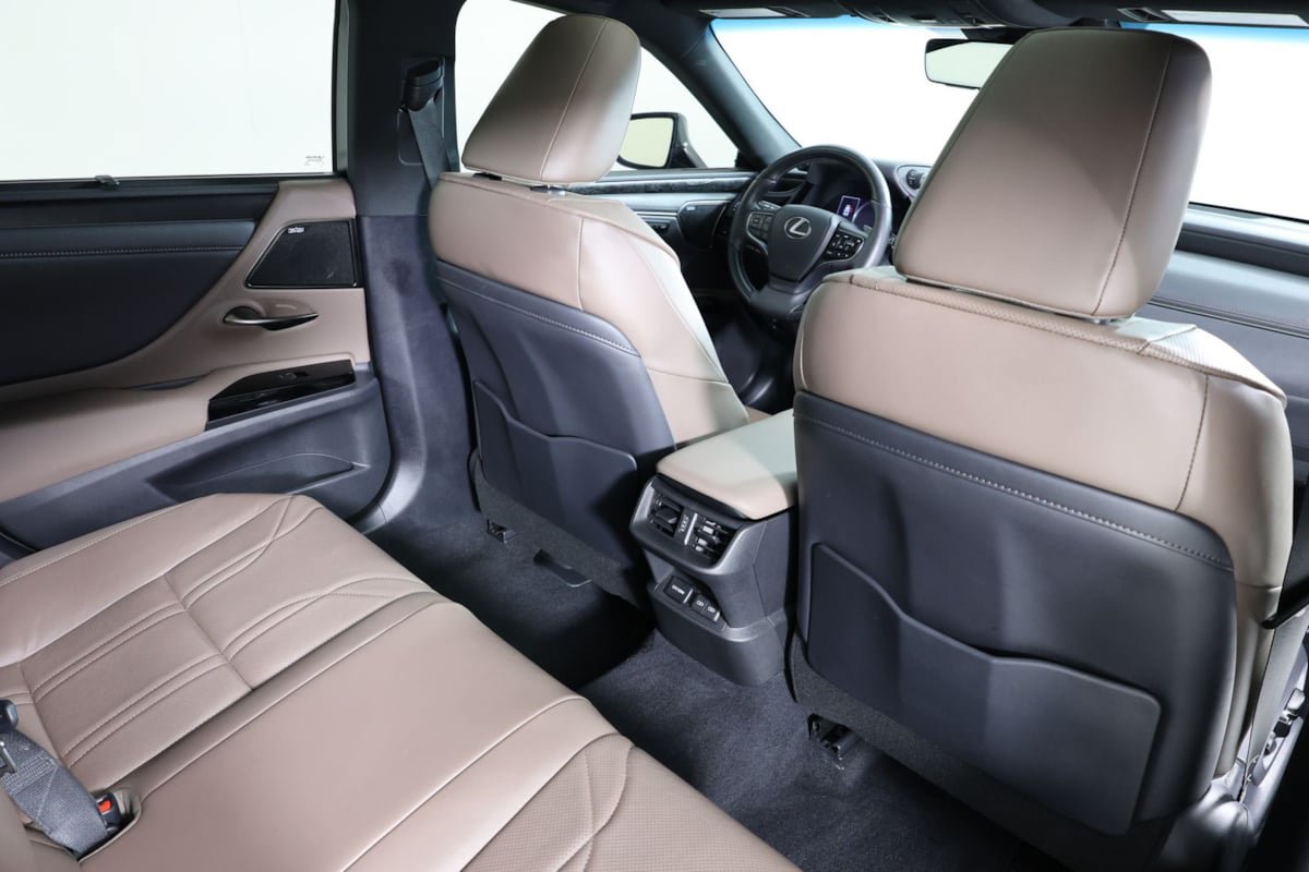 Used 2024 Lexus ES 300h Ultra Luxury w/ Accessory Package (Z2) FWD image 42