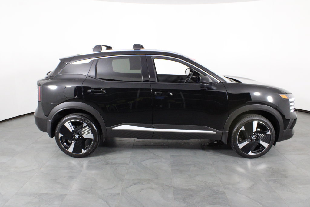 Certified 2026 Nissan Kicks SR FWD image 12