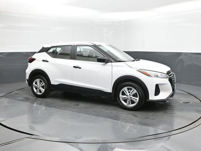 New 2025 Nissan Kicks Play S image 17