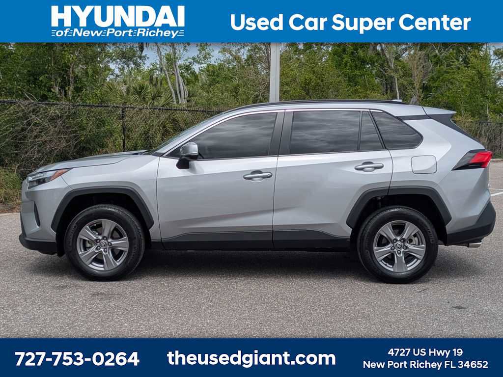 Used 2023 Toyota RAV4 XLE w/ Convenience Package image 3