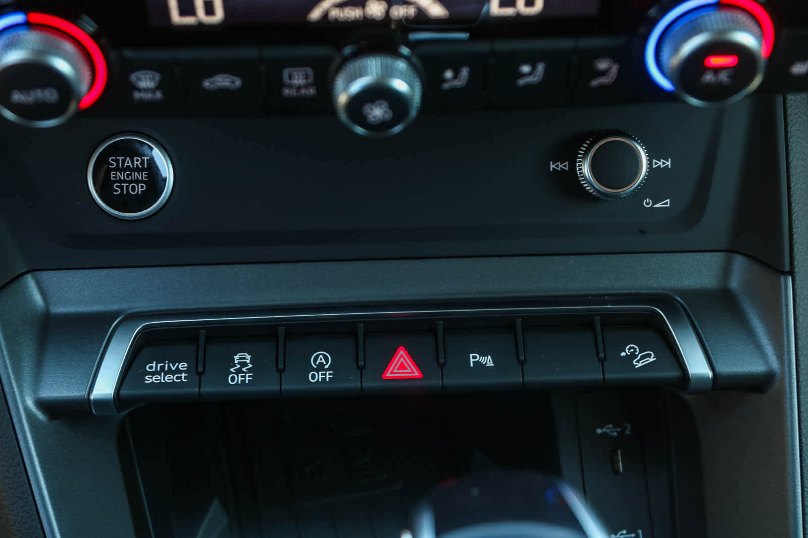 New 2025 Audi Q3 2.0T Premium image 27