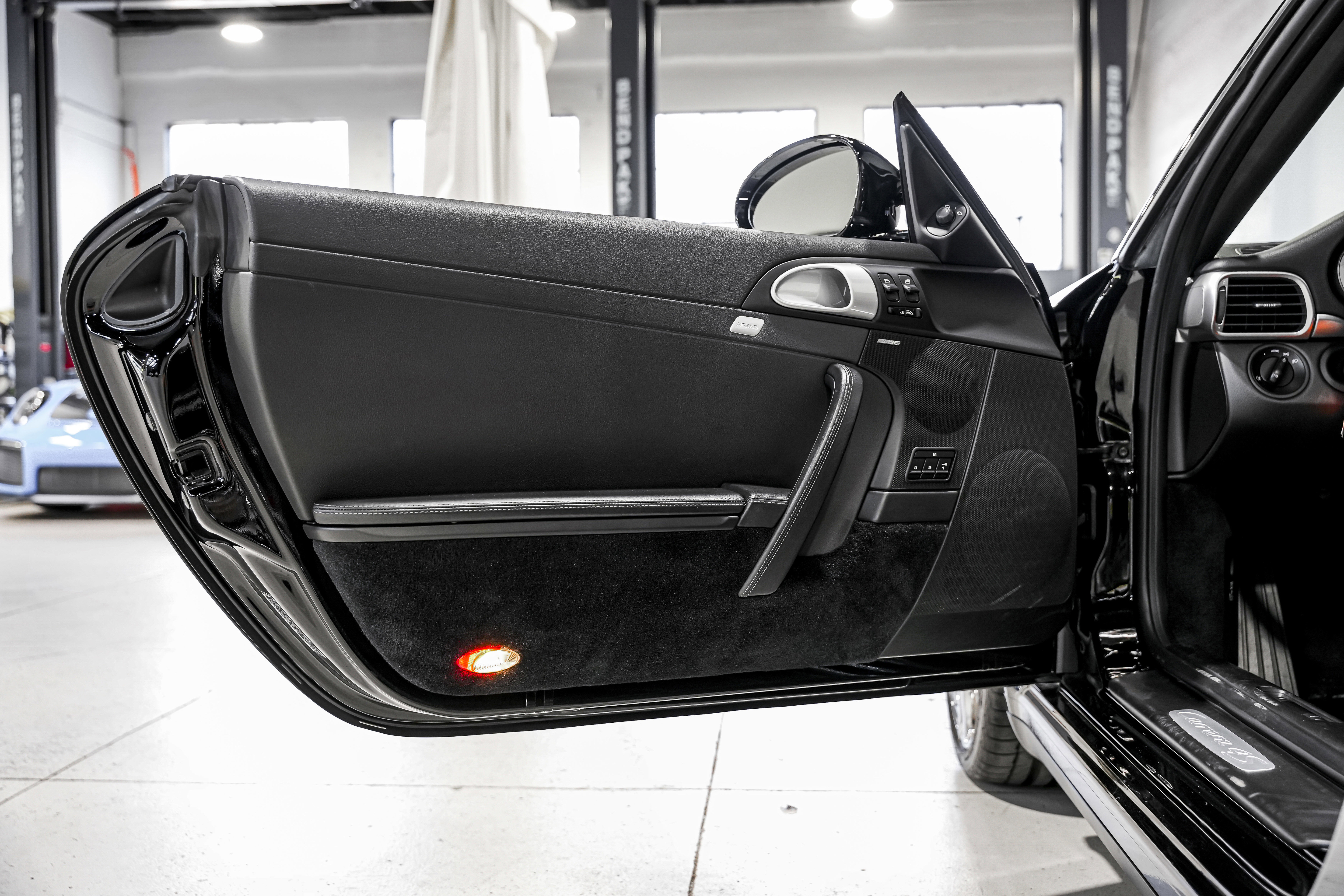 Used 2011 Porsche 911 Carrera 4S image 24