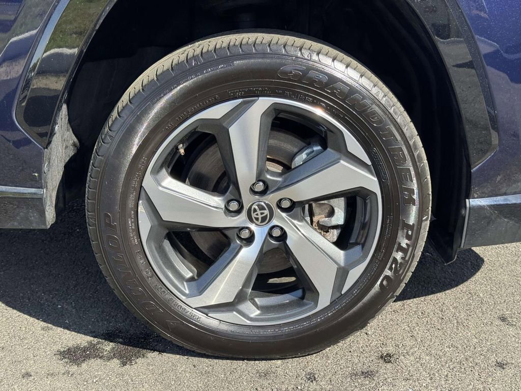 Used 2024 Toyota RAV4 SE w/ Weather & Moonroof Package image 26