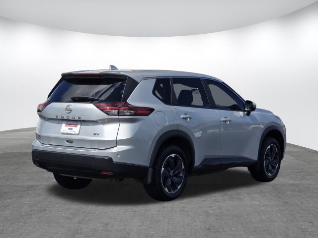 Used 2024 Nissan Rogue SV FWD image 4