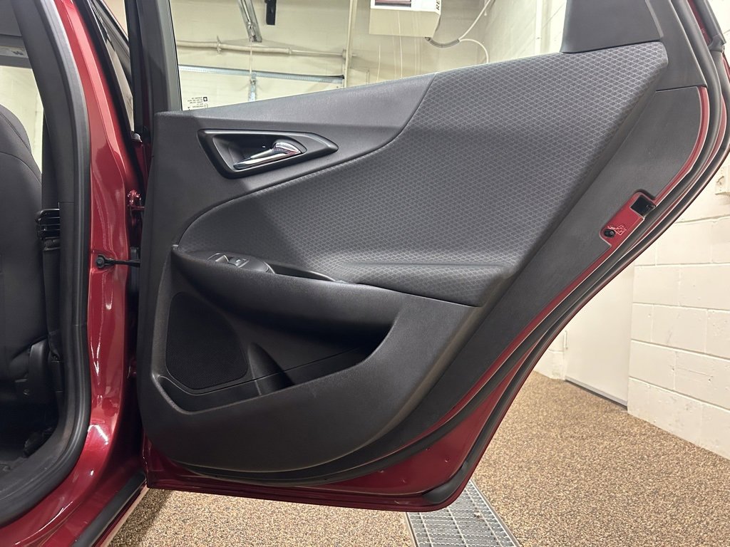 Used 2017 Chevrolet Malibu LT image 14