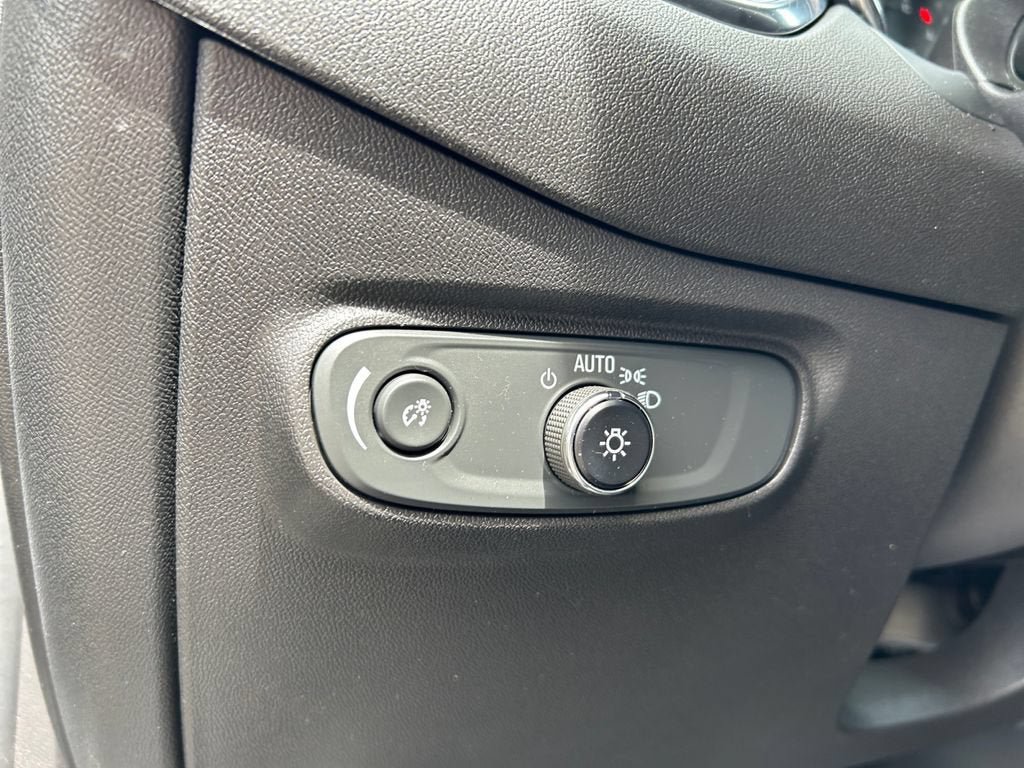 Used 2023 Chevrolet Equinox LT AWD/4WD image 19