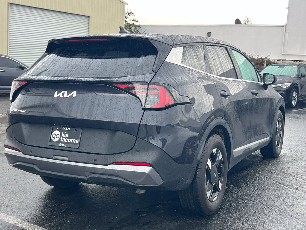 Certified 2026 Kia Sportage LX FWD image 9