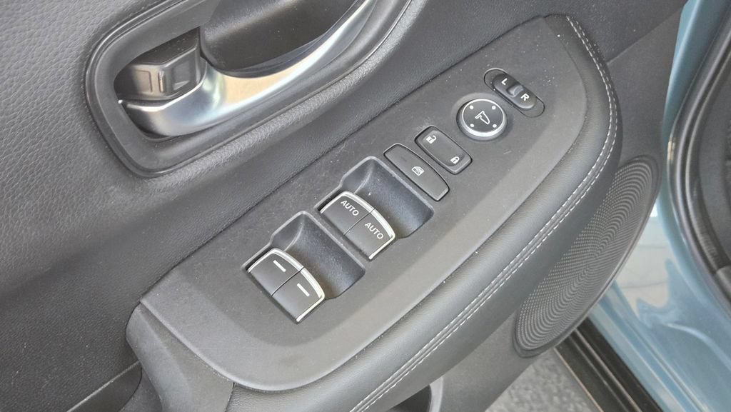 Used 2024 Honda HR-V EX-L image 16