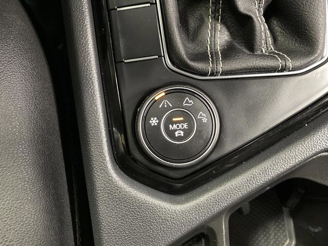 Used 2024 Volkswagen Taos SEL image 22