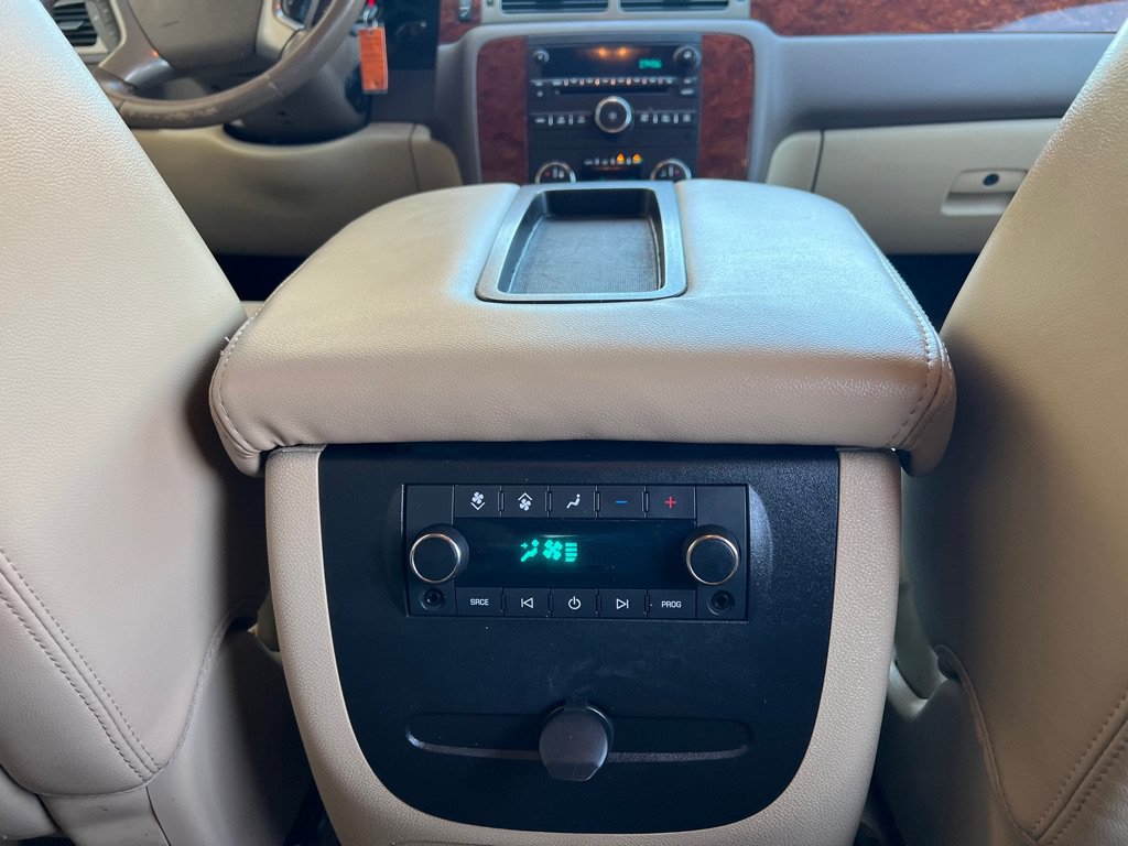 Used 2012 Chevrolet Suburban LT w/ Texas Edition RWD image 24