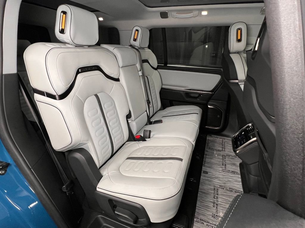 Used 2025 Rivian R1S Adventure AWD/4WD image 25