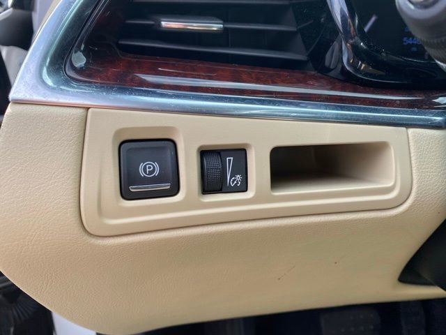 Used 2017 Cadillac XT5 Luxury w/ Driver Awareness Package image 16