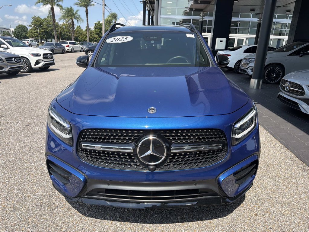 Used 2025 Mercedes-Benz GLB 250 image 2