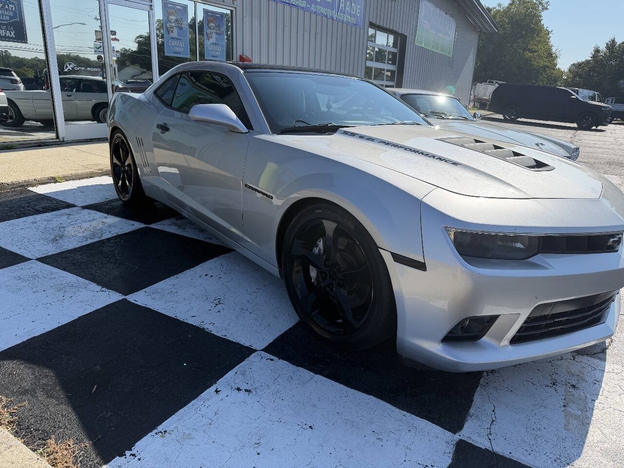 Used 2015 Chevrolet Camaro SS w/ RS Package RWD image 5