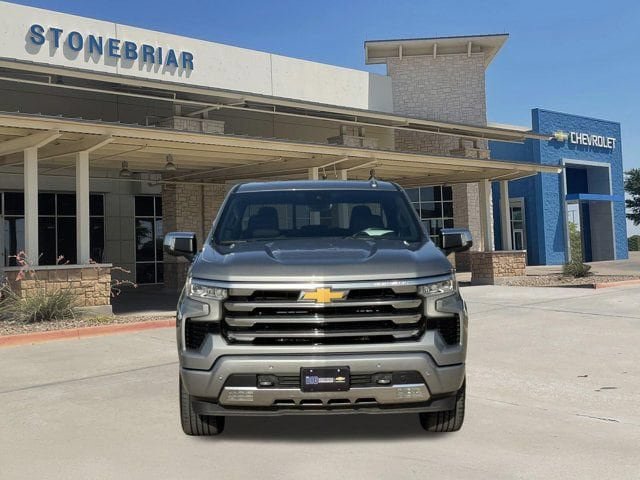 Used 2025 Chevrolet Silverado 1500 High Country AWD/4WD image 9