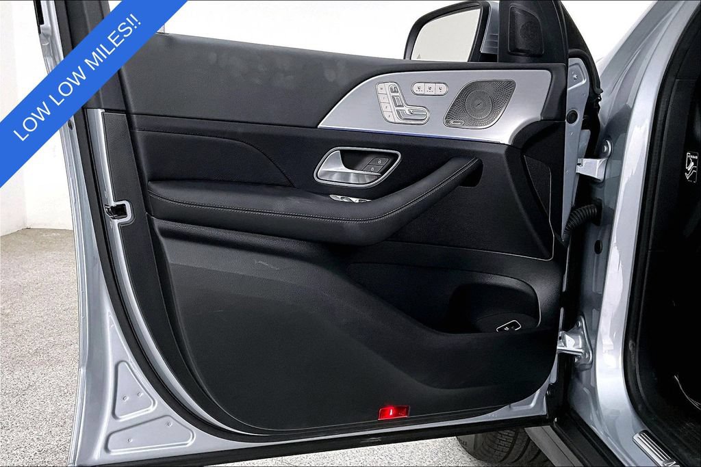 Used 2025 Mercedes-Benz GLS 450 4MATIC image 23