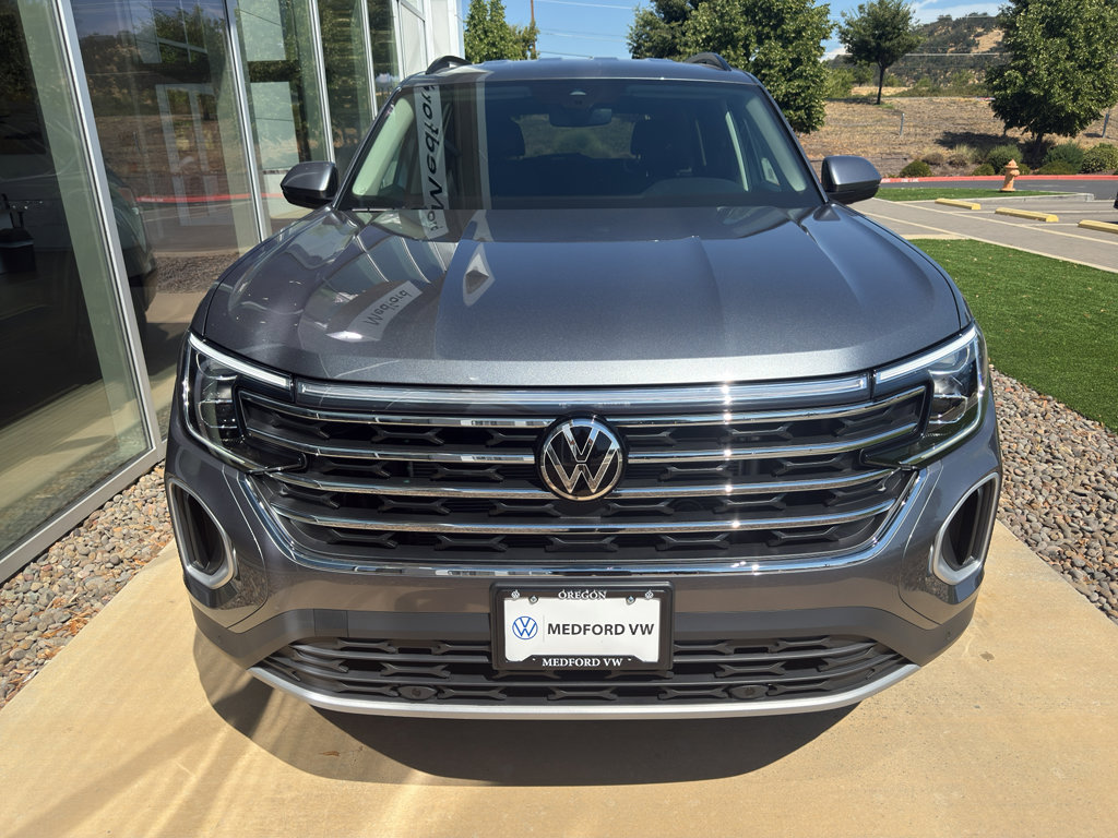 New 2025 Volkswagen Atlas SE image 2