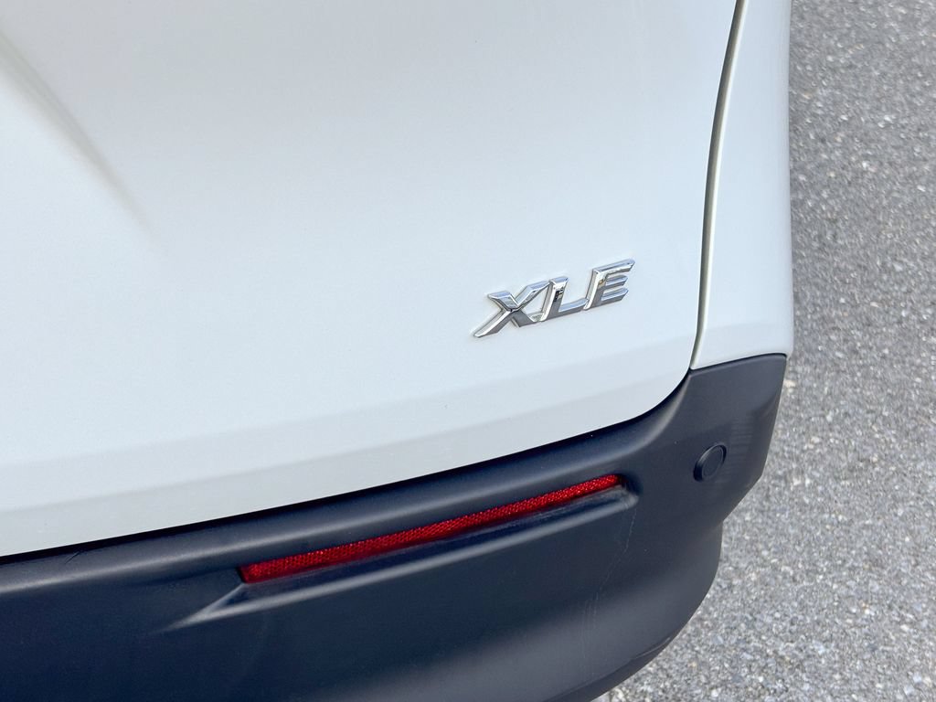 Used 2026 Toyota Sienna XLE FWD image 14