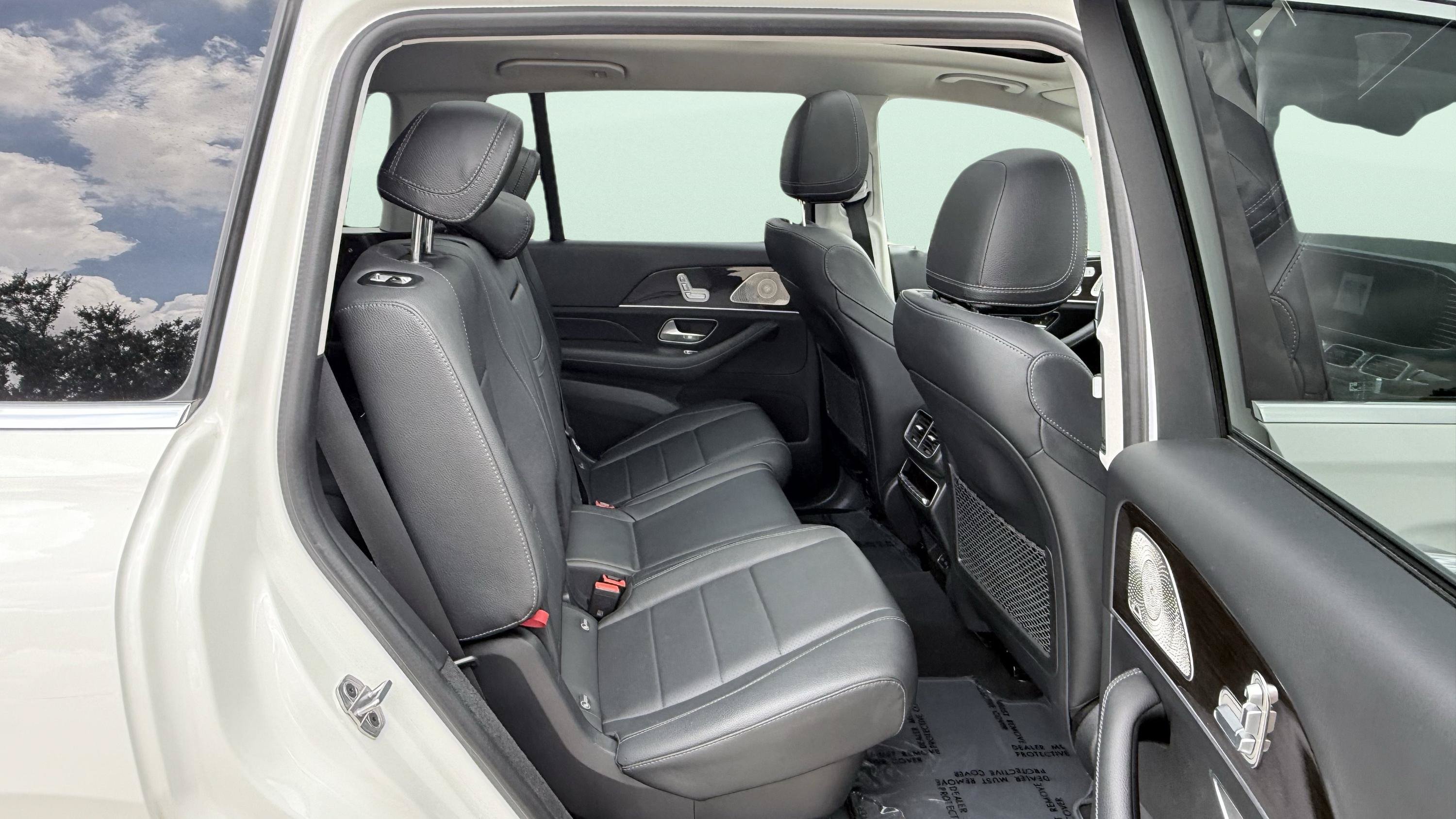 Used 2024 Mercedes-Benz GLS 450 4MATIC image 49