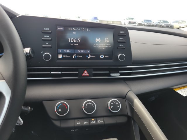 New 2026 Hyundai Elantra SE FWD image 14