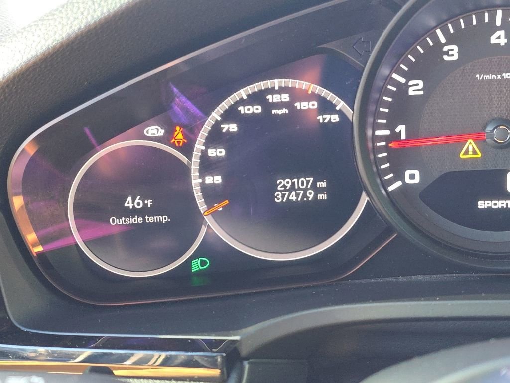 Used 2023 Porsche Cayenne Platinum Edition image 16