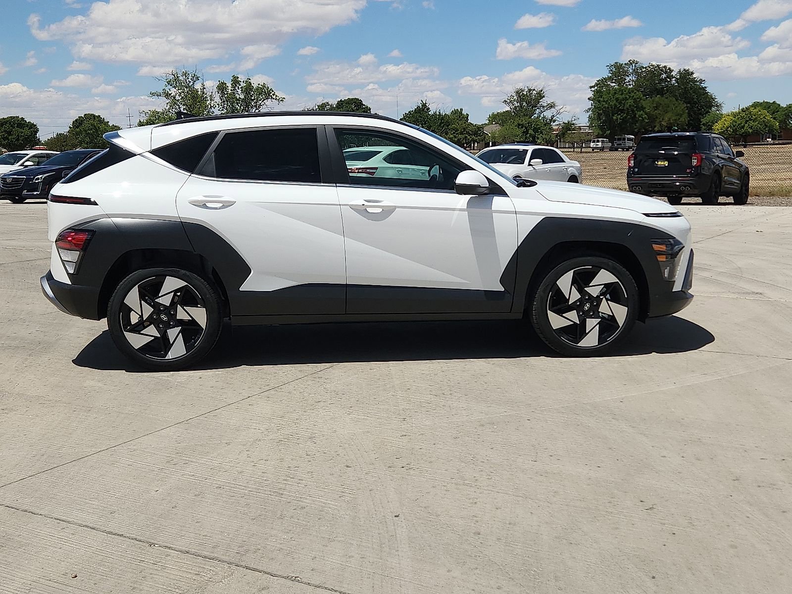 New 2026 Hyundai Kona Limited FWD image 5