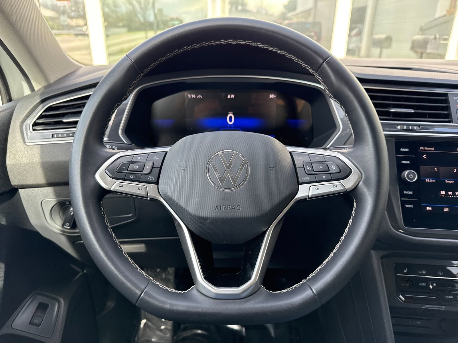 Used 2024 Volkswagen Tiguan SE image 14