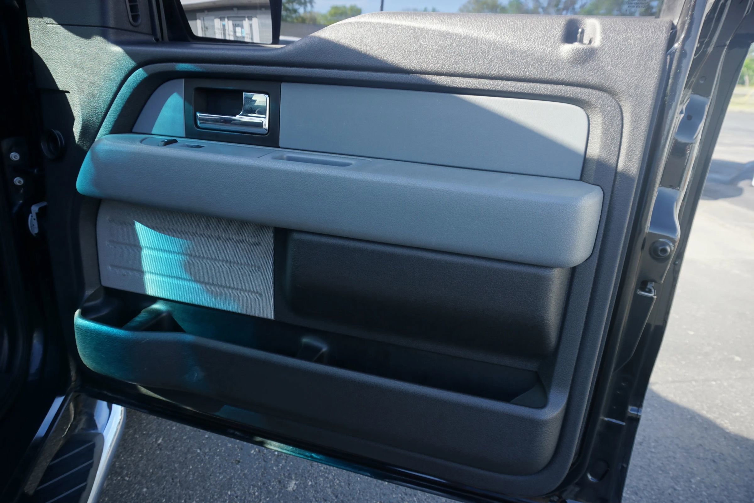 Used 2014 Ford F150 XLT w/ Equipment Group 302A Luxury image 29