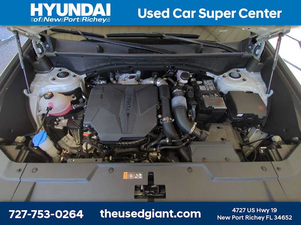 Used 2025 Hyundai Santa Fe SEL FWD image 14