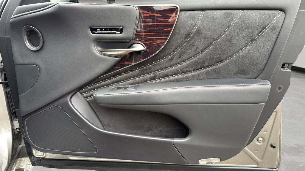Used 2018 Lexus LS 500 AWD w/ Luxury Package image 10
