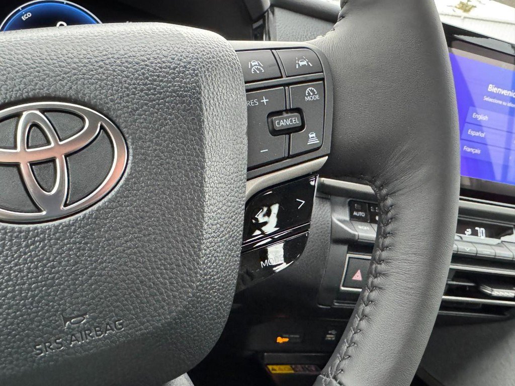 New 2026 Toyota Camry Hybrid FWD image 14