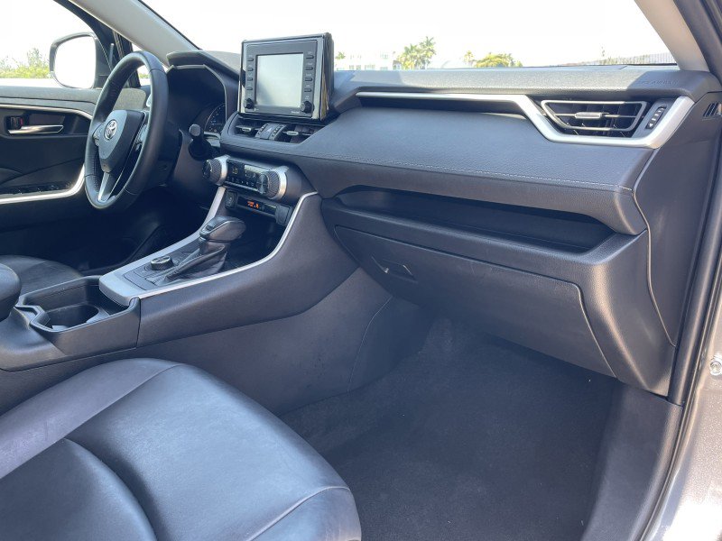 Used 2021 Toyota RAV4 XLE Premium AWD/4WD image 8