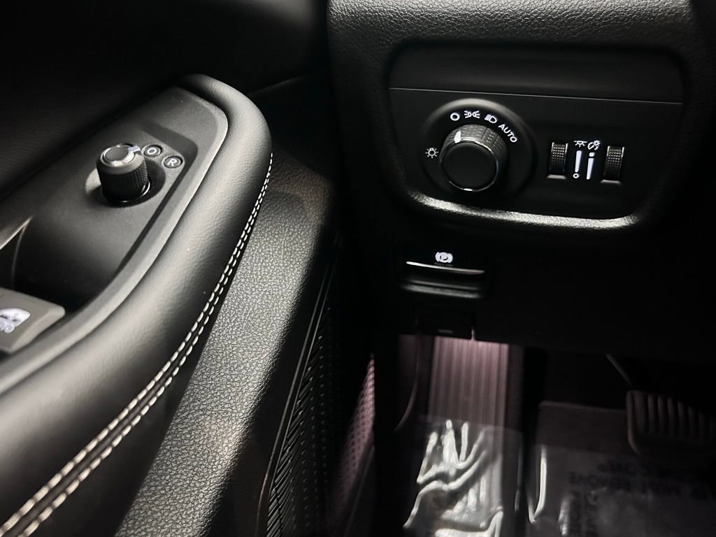 New 2026 Jeep Grand Cherokee L 4WD image 21