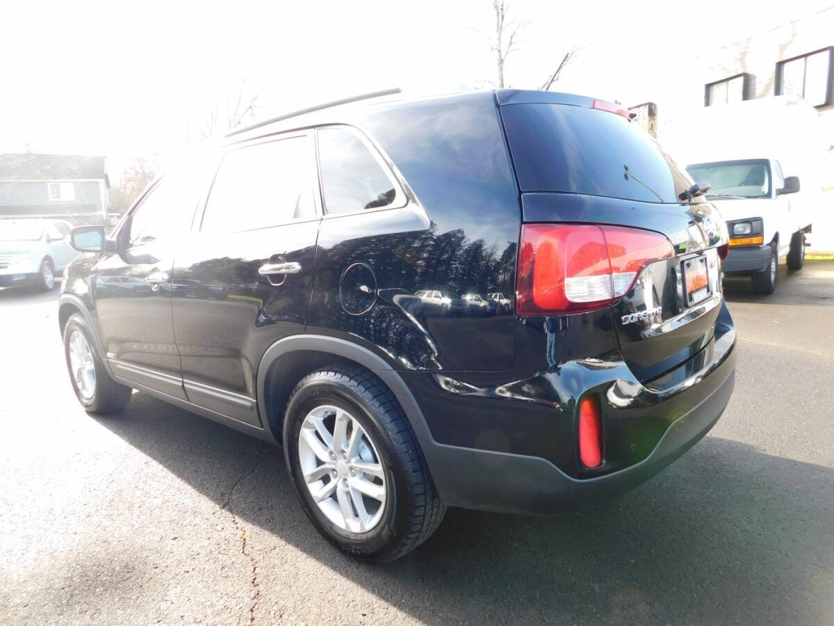 Used 2014 Kia Sorento LX image 3