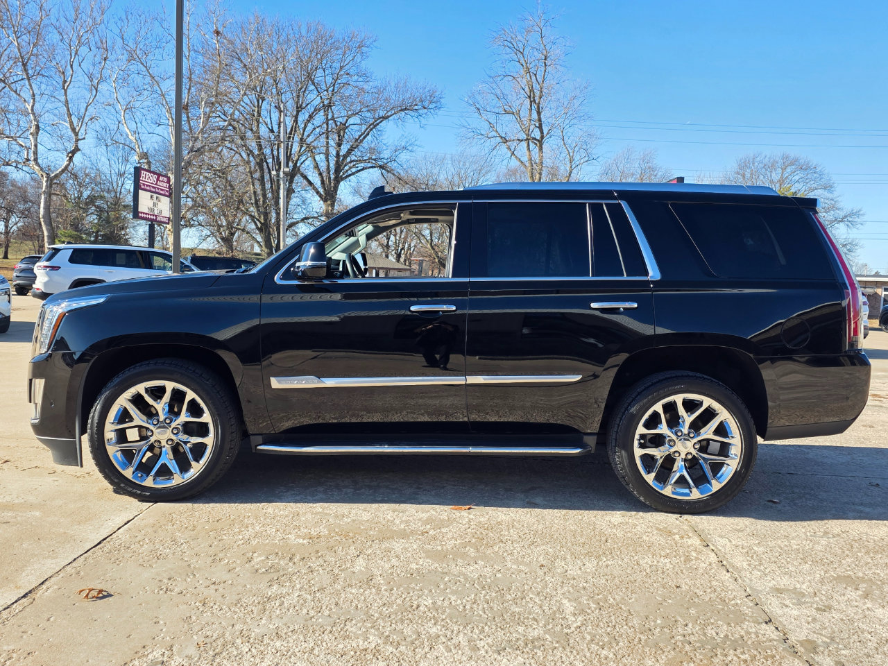 Used 2020 Cadillac Escalade Luxury image 8