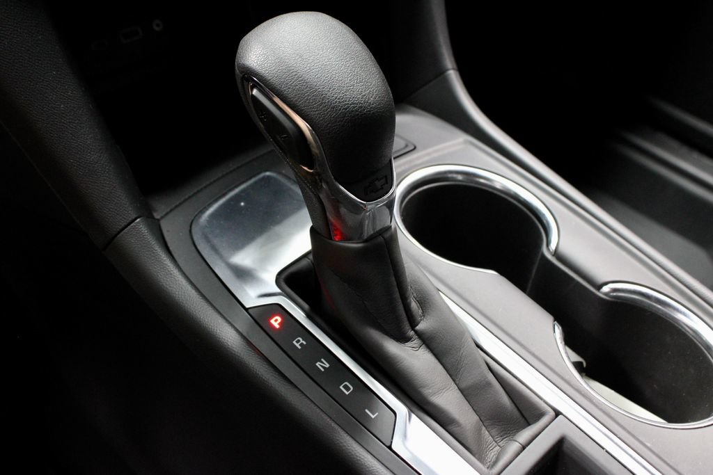 Used 2024 Chevrolet Equinox LT w/ LPO, Floor Liner Package FWD image 32