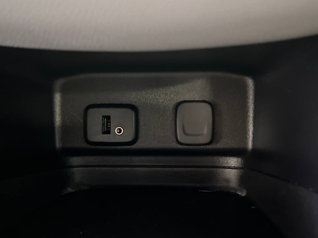 Used 2018 Chevrolet Equinox LS image 29