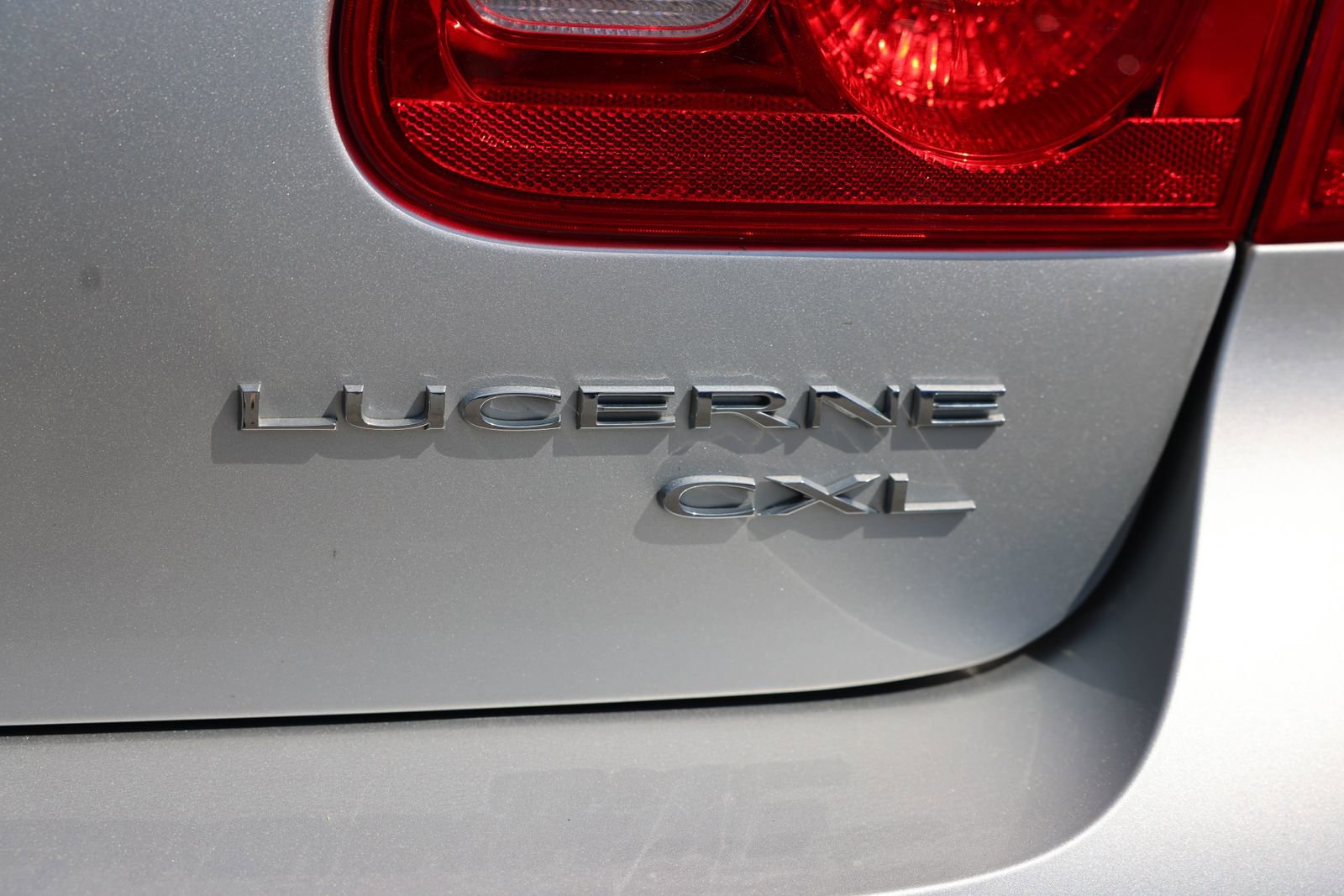 Used 2011 Buick Lucerne CXL w/ Driver Confidence Package FWD image 28