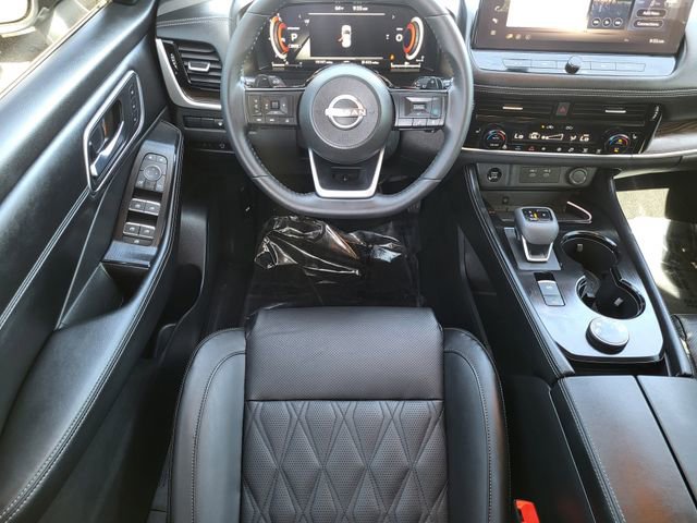 Certified 2024 Nissan Rogue Platinum w/ Platinum Premium Package AWD/4WD image 20
