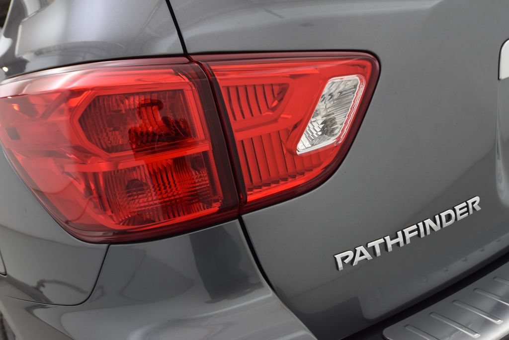 Used 2017 Nissan Pathfinder SV AWD/4WD image 36
