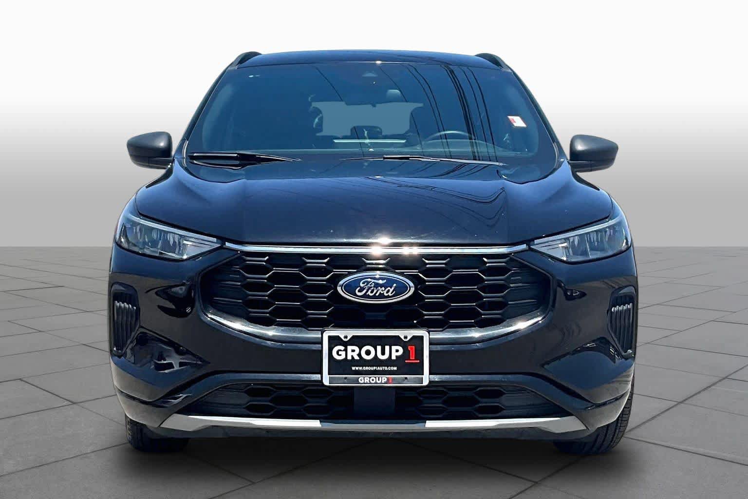 Used 2023 Ford Escape ST-Line w/ Tech Pack #1 FWD image 4