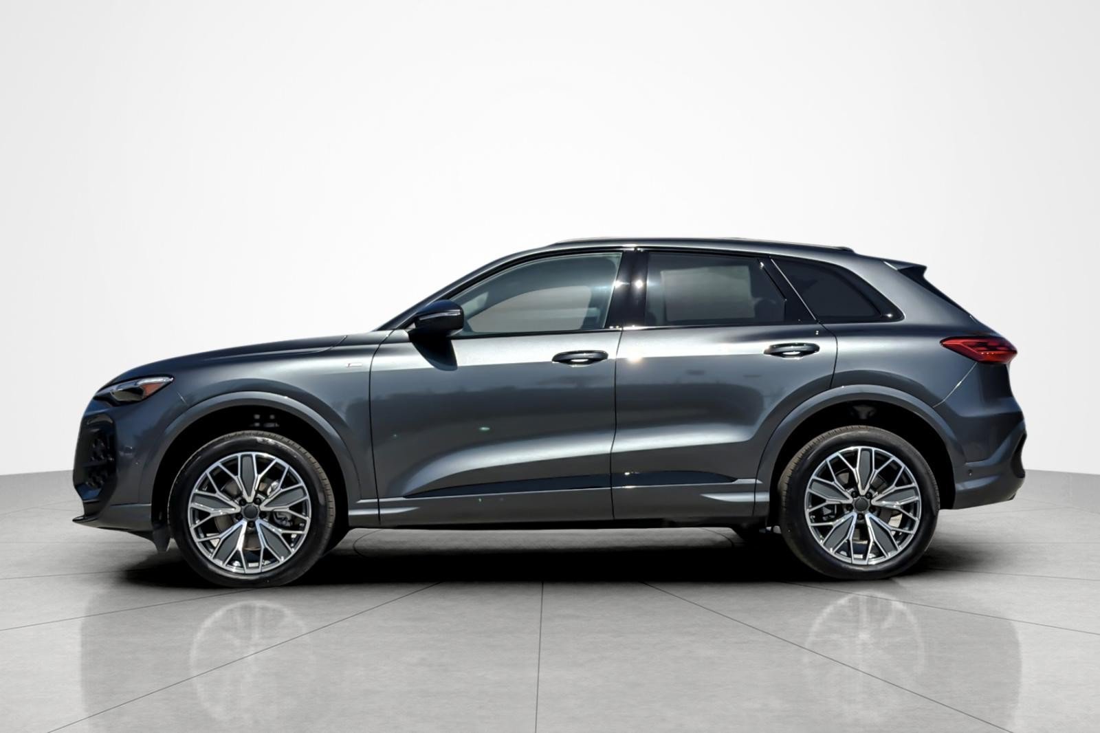 New 2026 Audi Q5 Premium Plus AWD/4WD image 3
