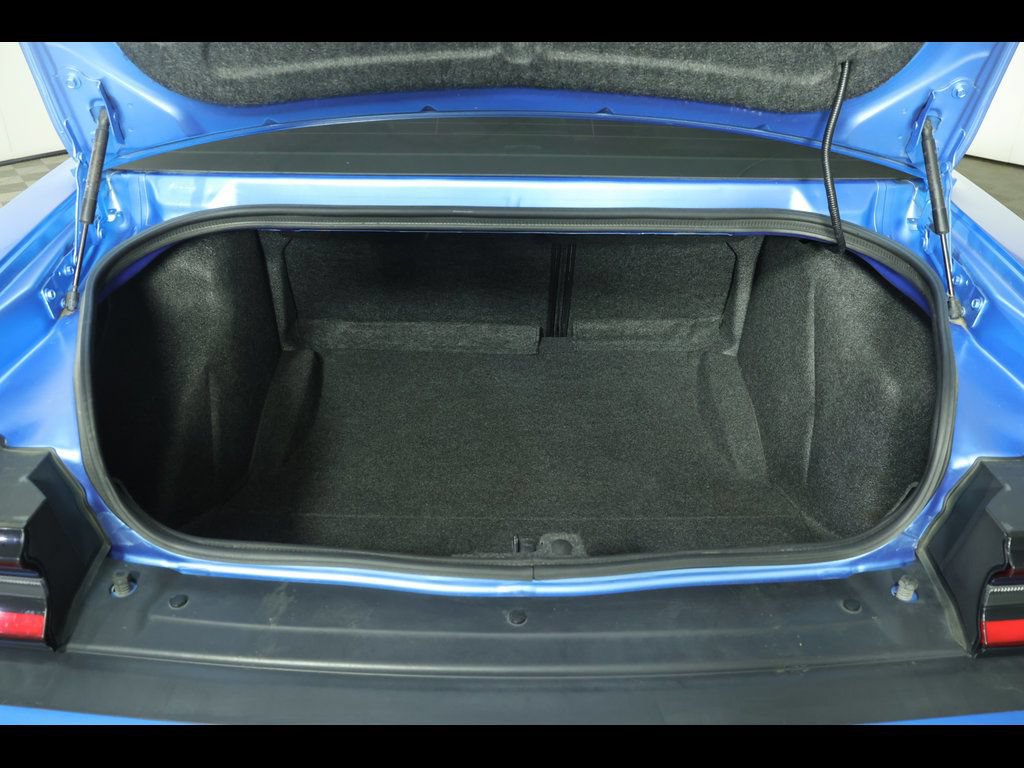 Used 2016 Dodge Challenger R/T Scat Pack w/ Leather Interior Group RWD image 17