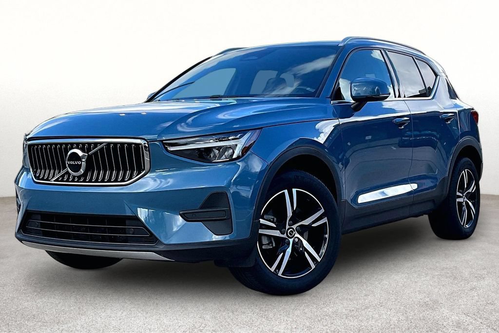 Certified 2024 Volvo XC40 B5 Core AWD/4WD image 15